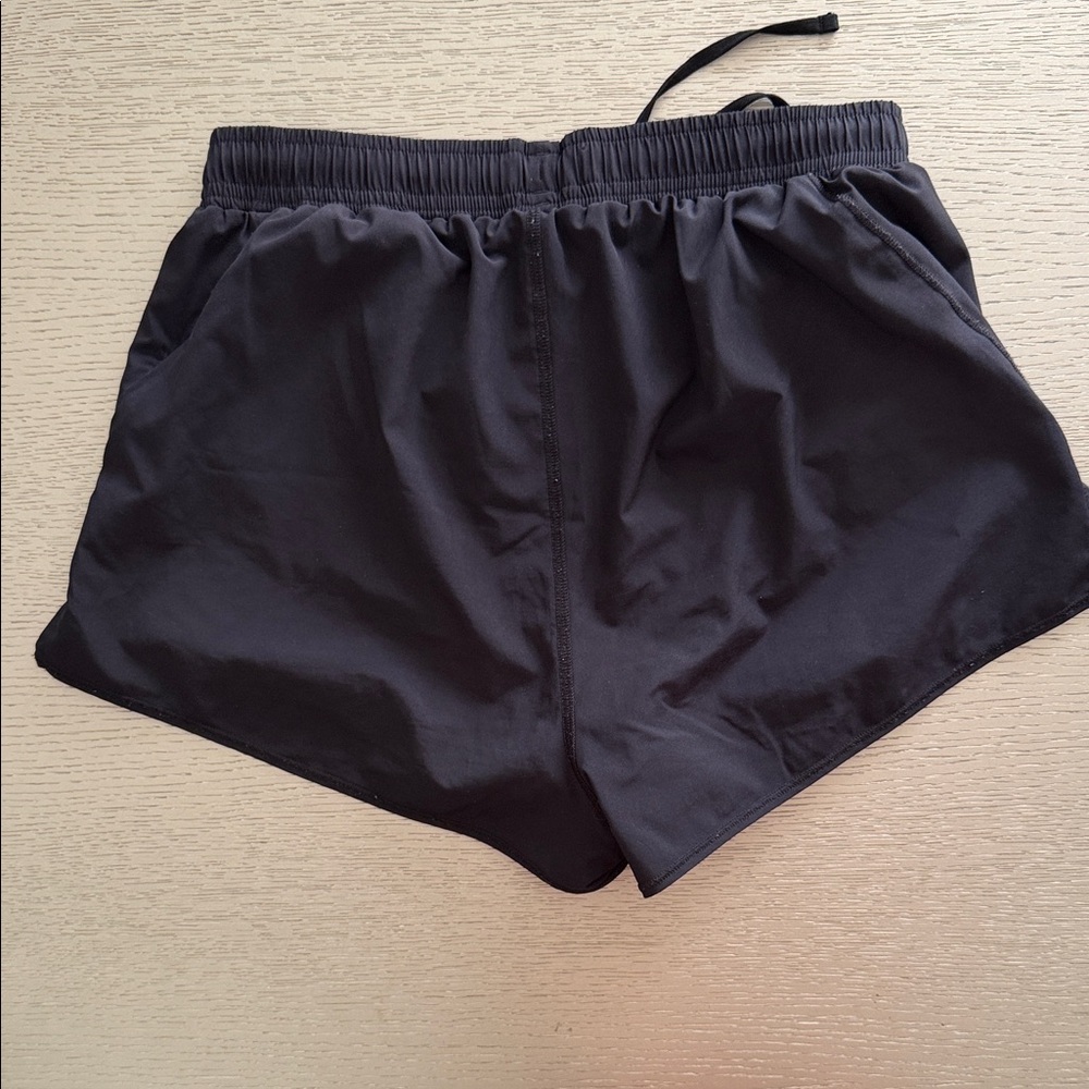 ALO Yoga Black Women's Shorts - Picture 3 of 3